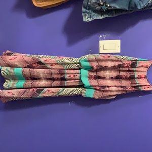 I am selling a dress up to the knee